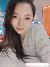 E罩杯美甲店老板娘